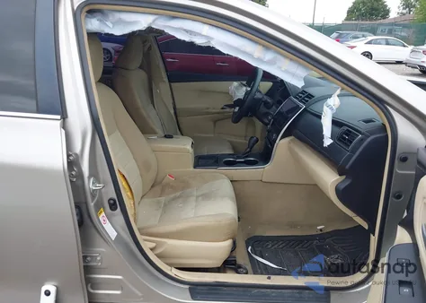 2017 Toyota Camry Le z USA, uszkodzony, nr VIN 4T1BF1FK2HU366161